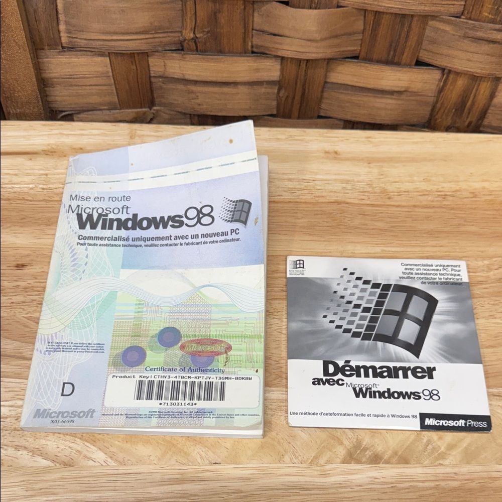 Microsoft Windows 98 Setup Booklet and CD